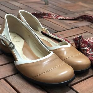 John Fluevog mary jane shoes size 8 1/2